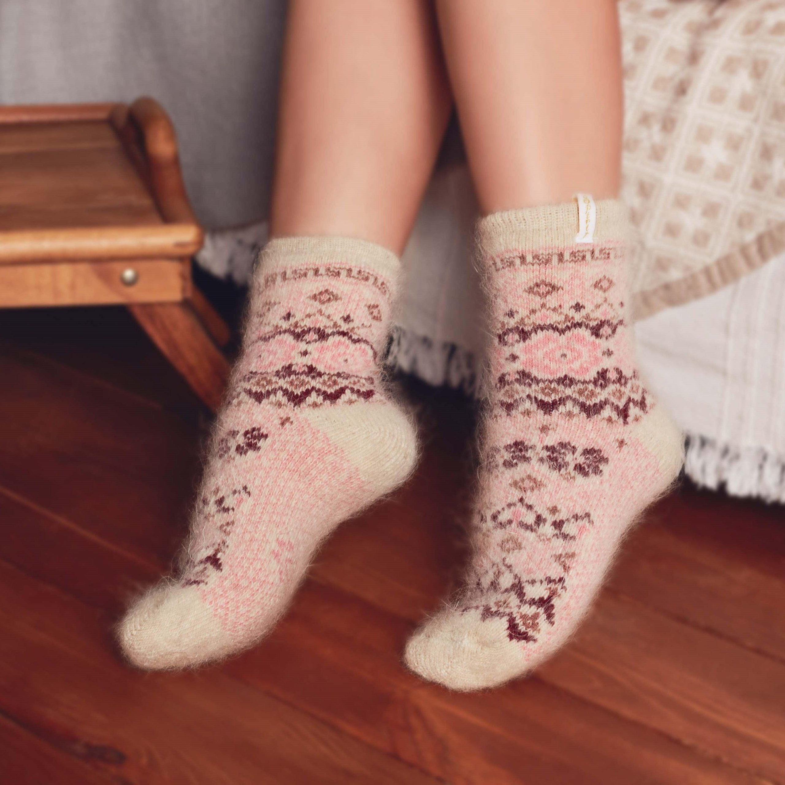 Bed-pink-crew-wool-socks.jpg