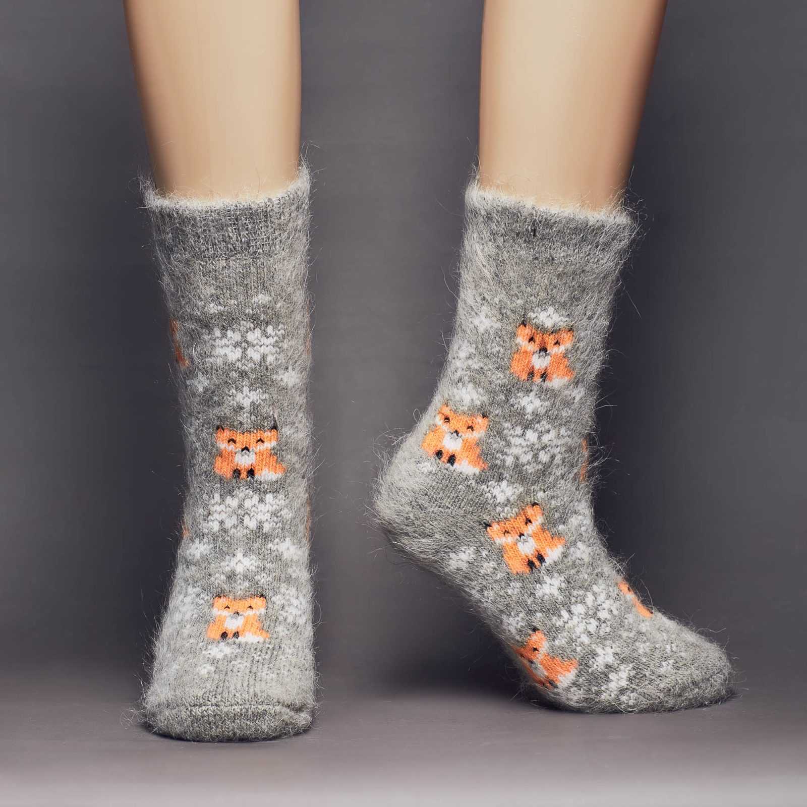 Foxes-snowflakes-crew-goat-socks.jpg