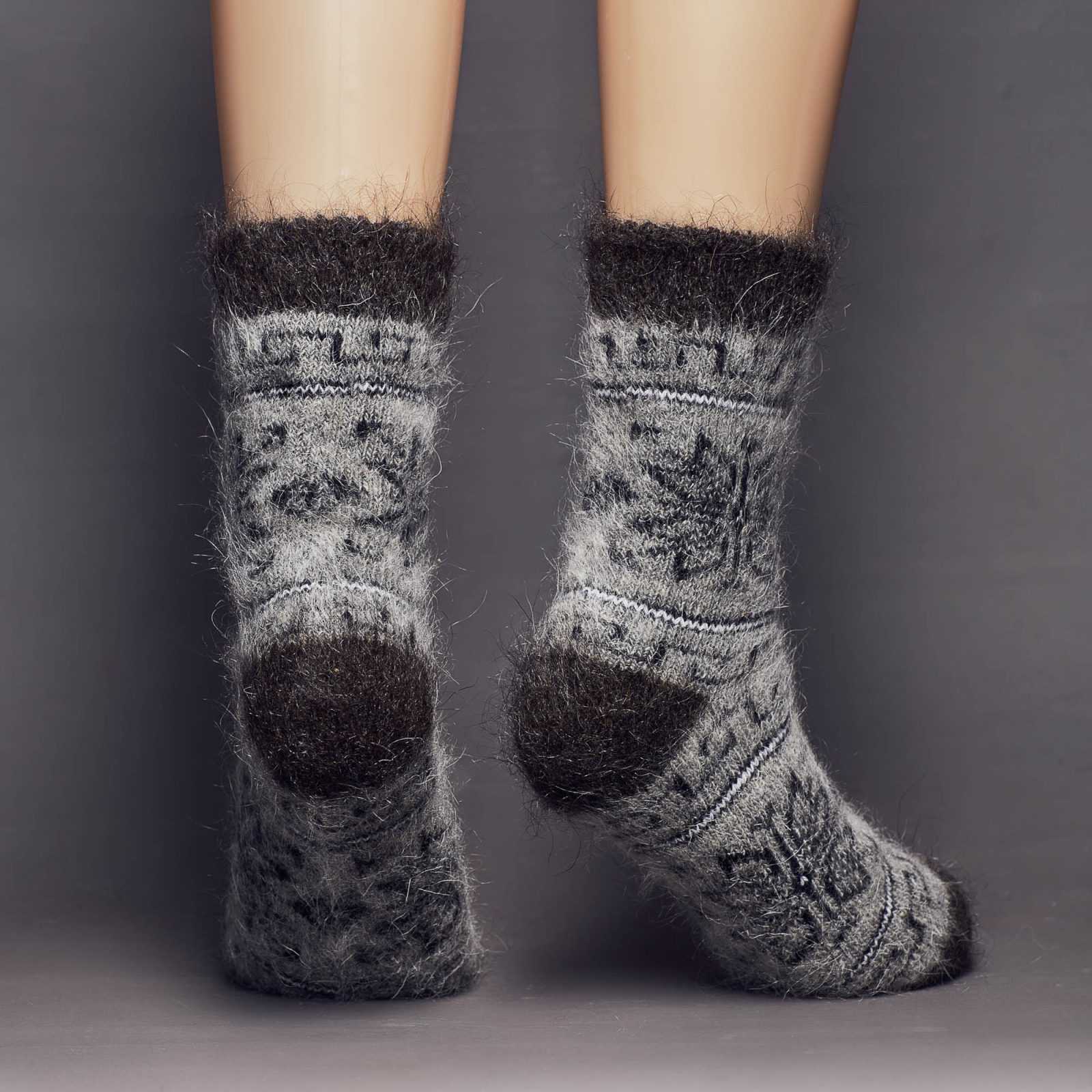Geometric-grey-crew-wool-socks.jpg