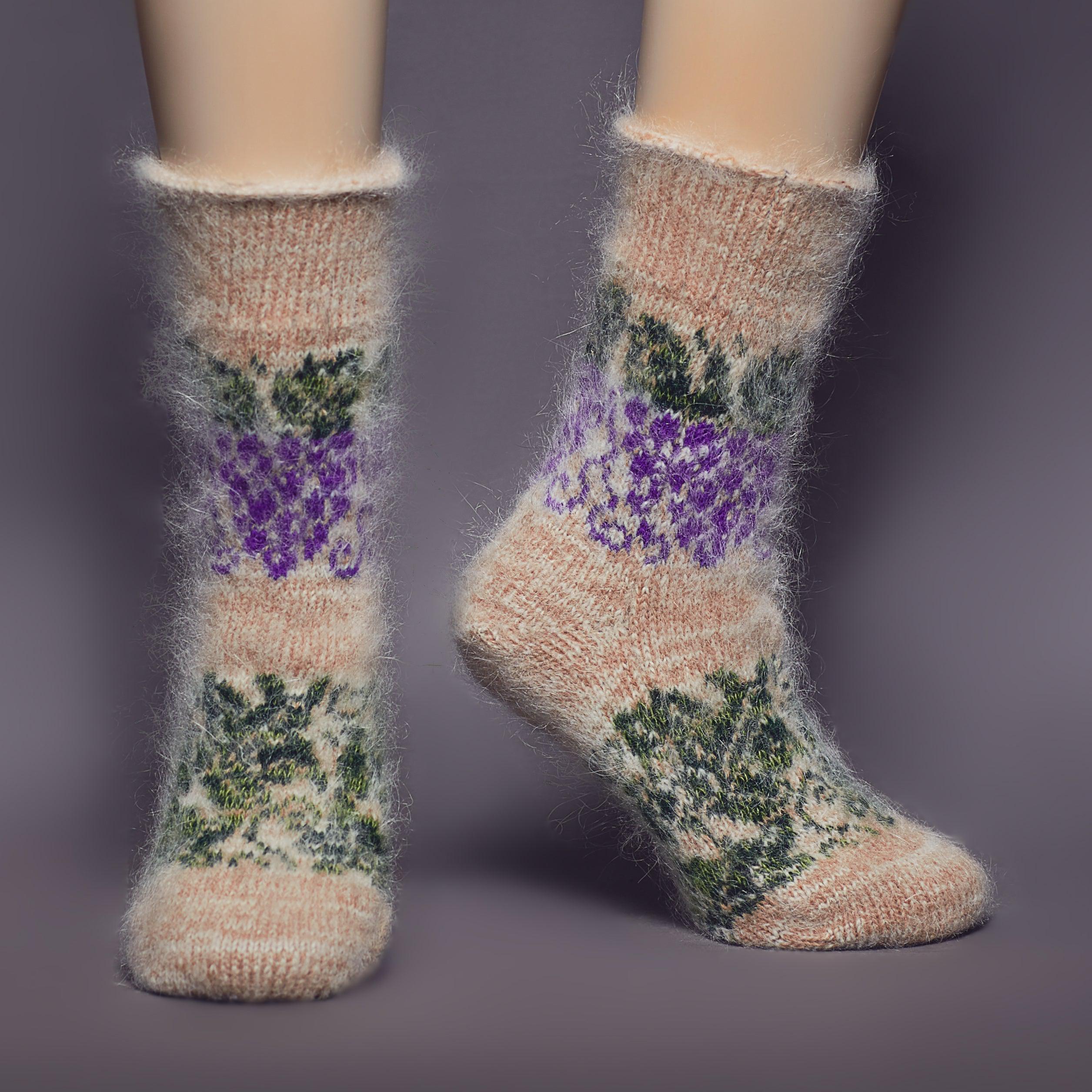 Grape-leaves-crew-warm-socks.jpg