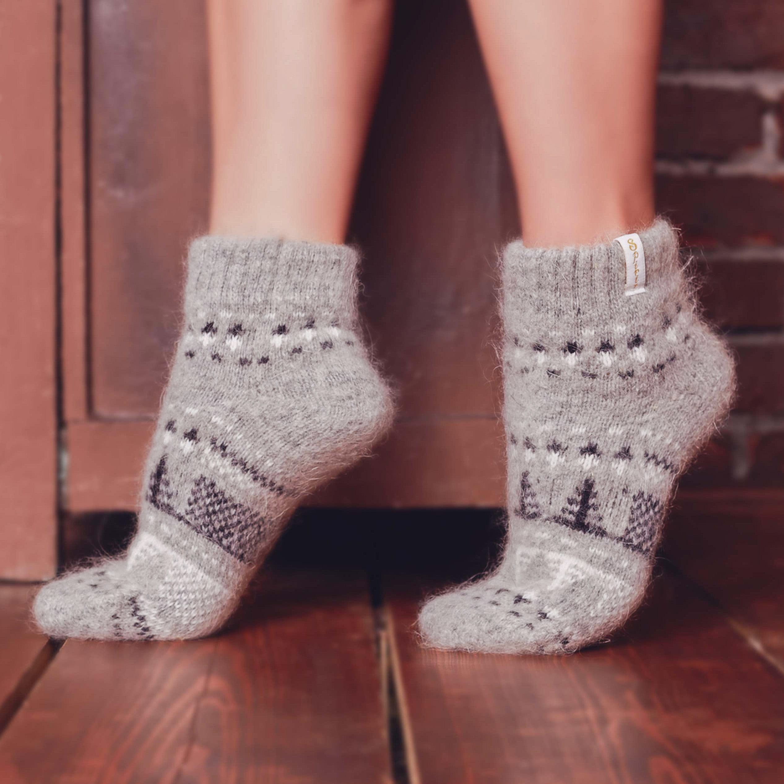 Grey-socks-black-white-design_c626d29b-a280-435f-b75e-63a3887d2b5d.jpg
