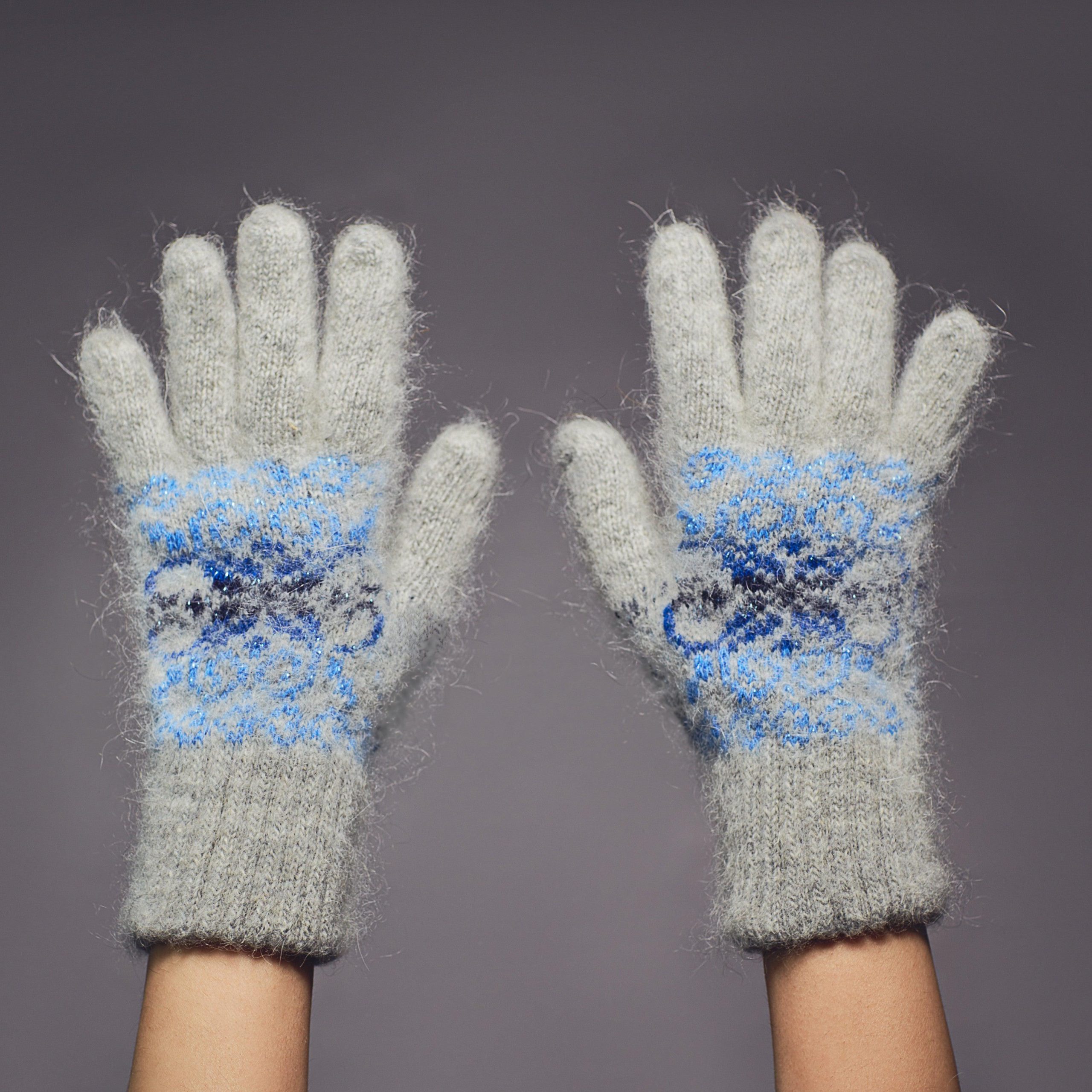 Grey-warm-gloves-blue-snowflakes.jpg