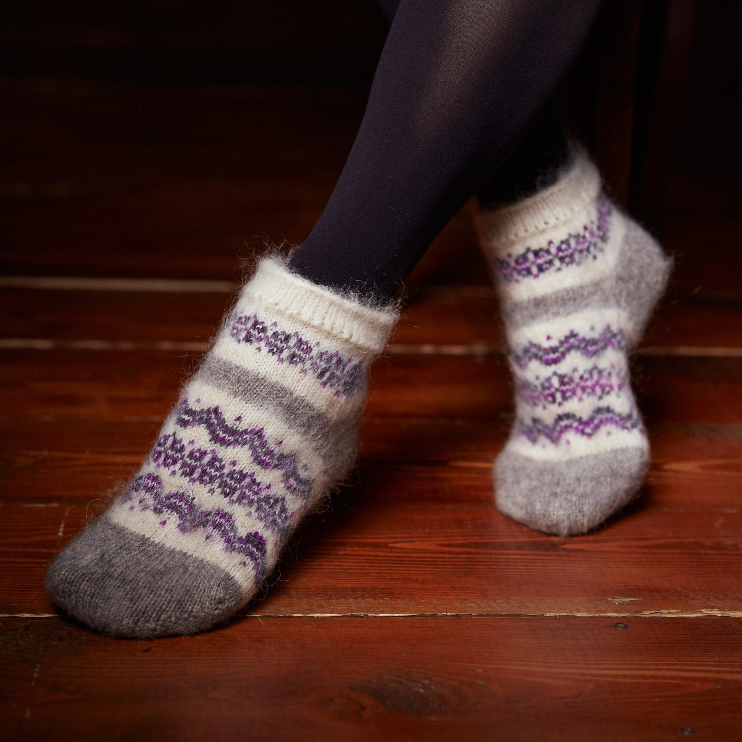 Grey-white-purple-waves-socks.jpg