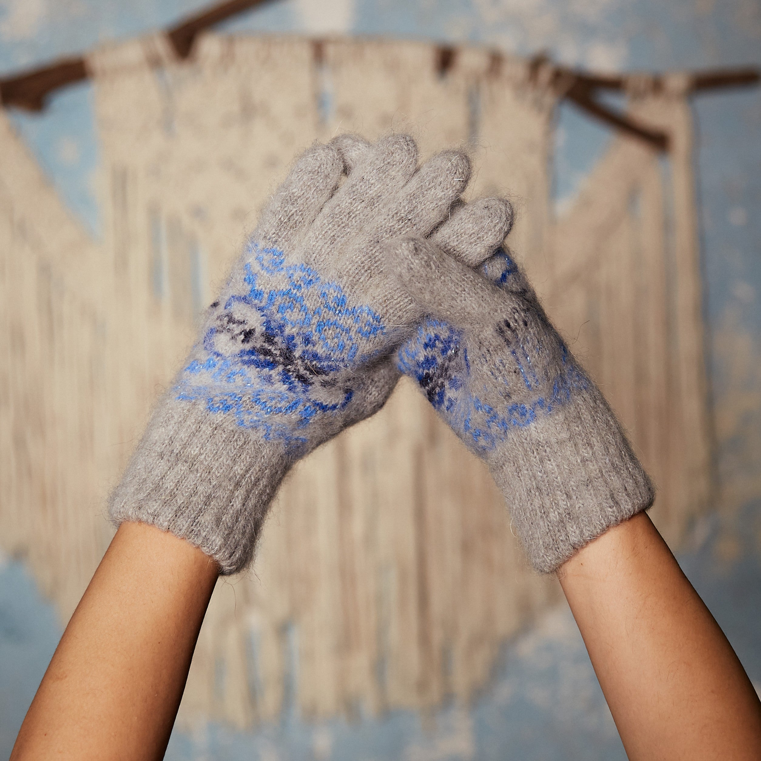 Grey-wool-gloves-blue-snowflakes.jpg