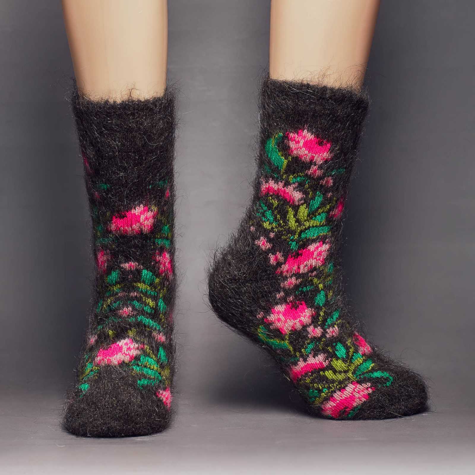 Peonies-bright-crew-goat-socks.jpg