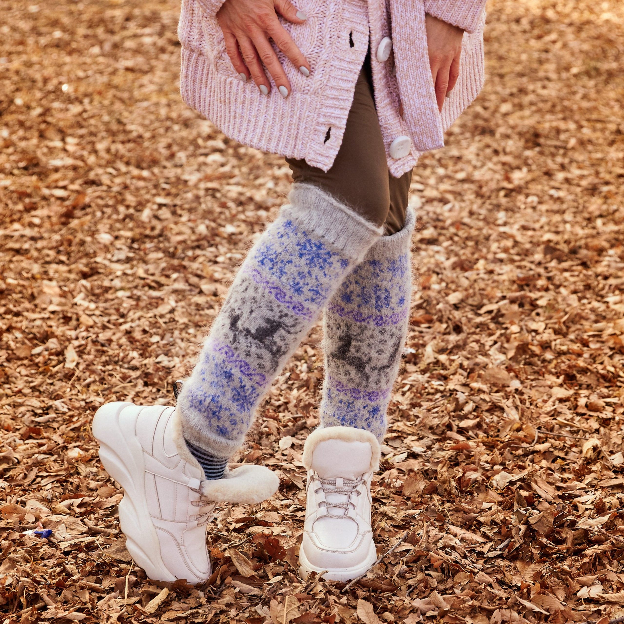 Woman-legs-grey-deer-legwarmers.jpg