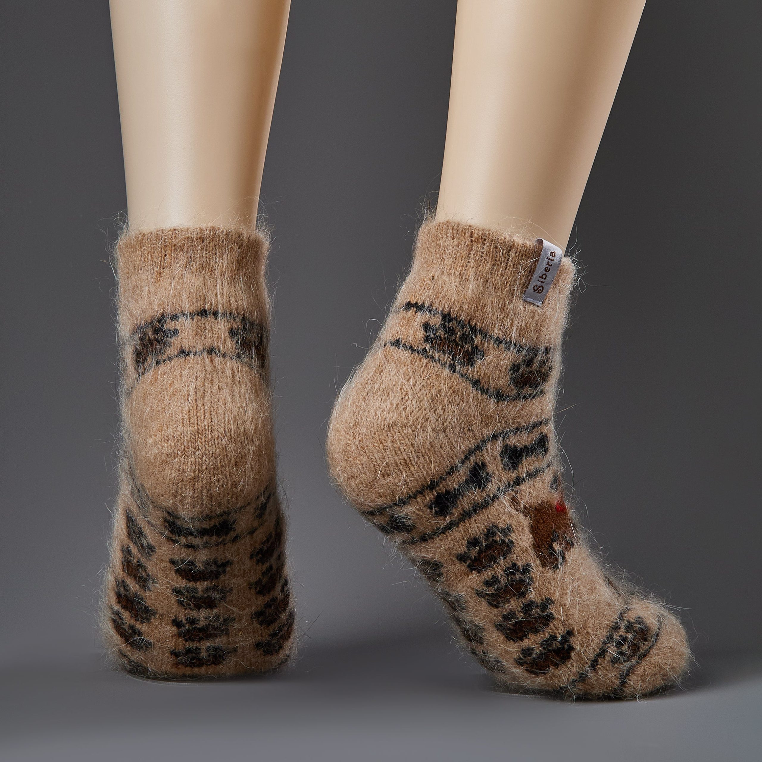 puppy-love-goat-wool-gray-back.jpg
