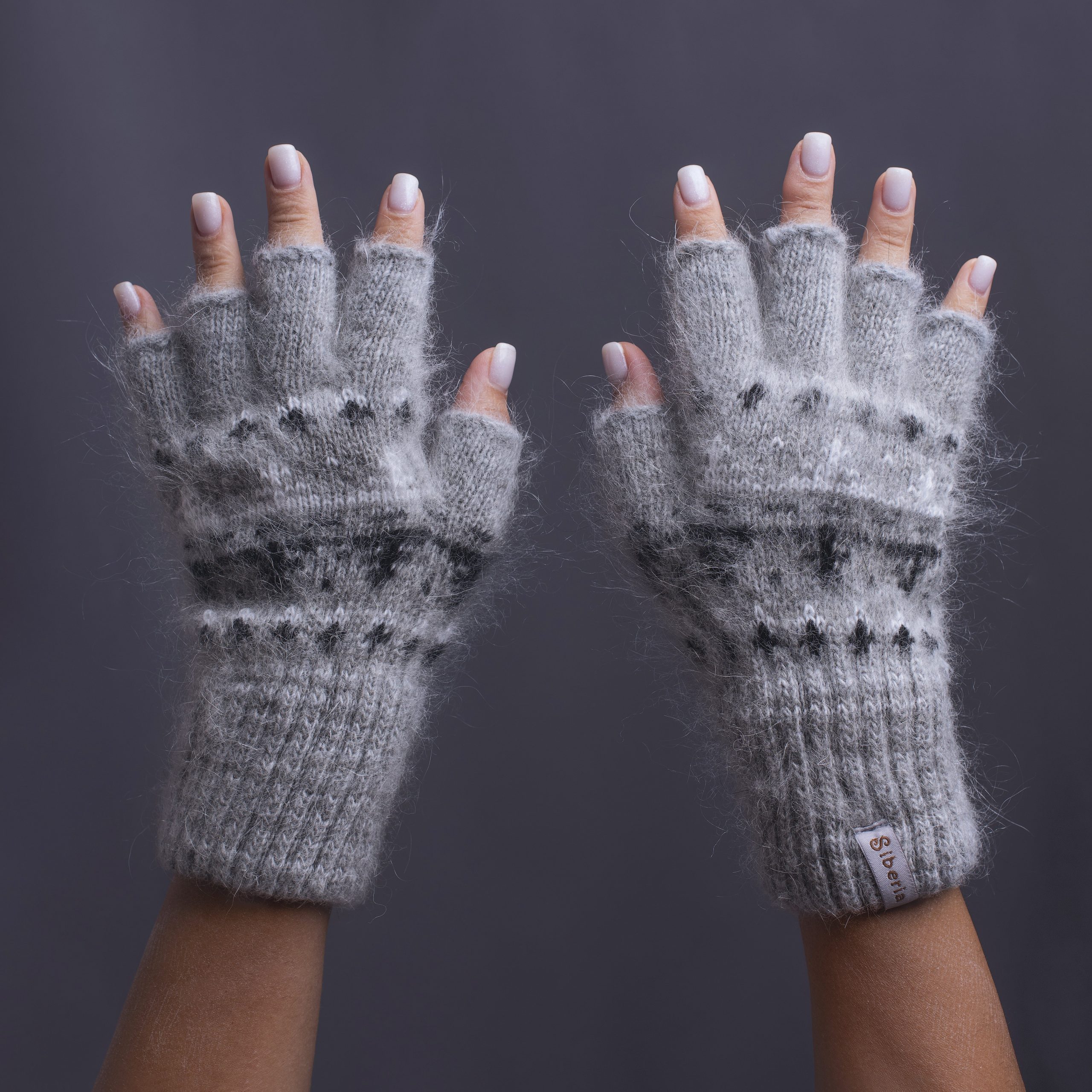 sm-image-013350af0b2ad9afecbf8728 Women's Forest Reflection Goat Wool Fingerless Gloves