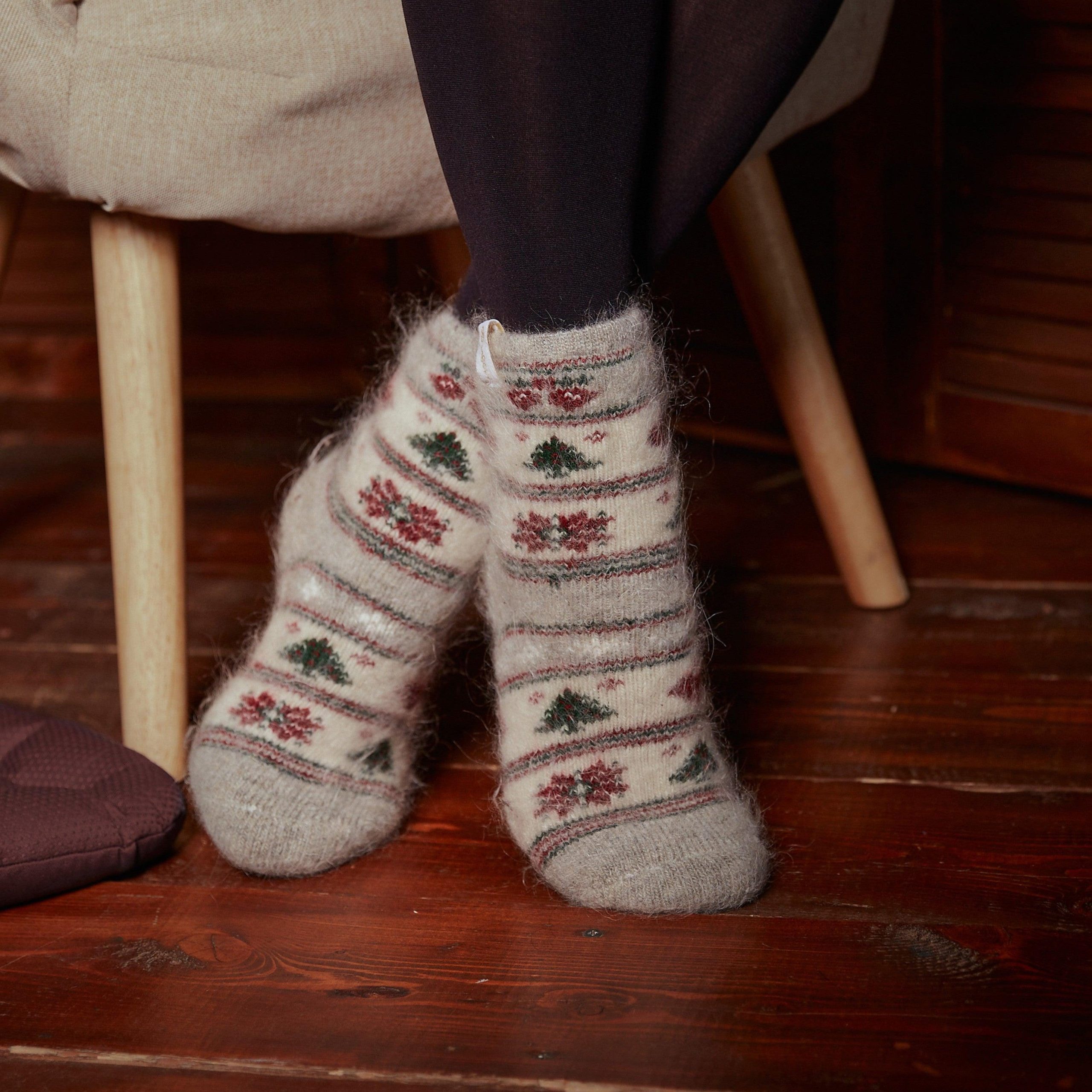 sm-image-08c7e8ebbeb4f9a3b072f4a6 Unisex Season’s Cheer Thick Goat Wool Crew Socks