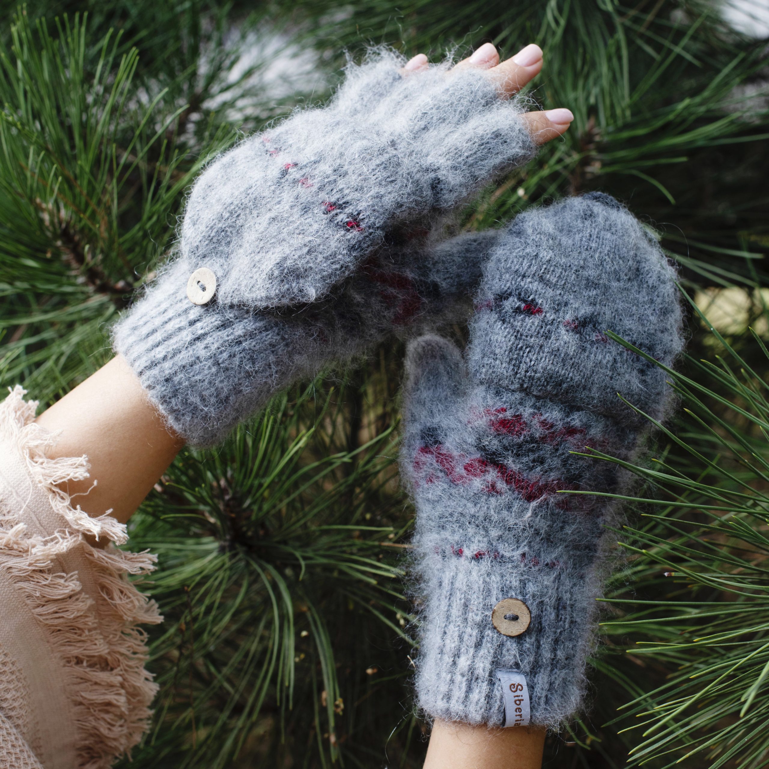 sm-image-08ea939de393e3c6b9b2befb Women's Geometric Charm Goat Wool Mitten Gloves