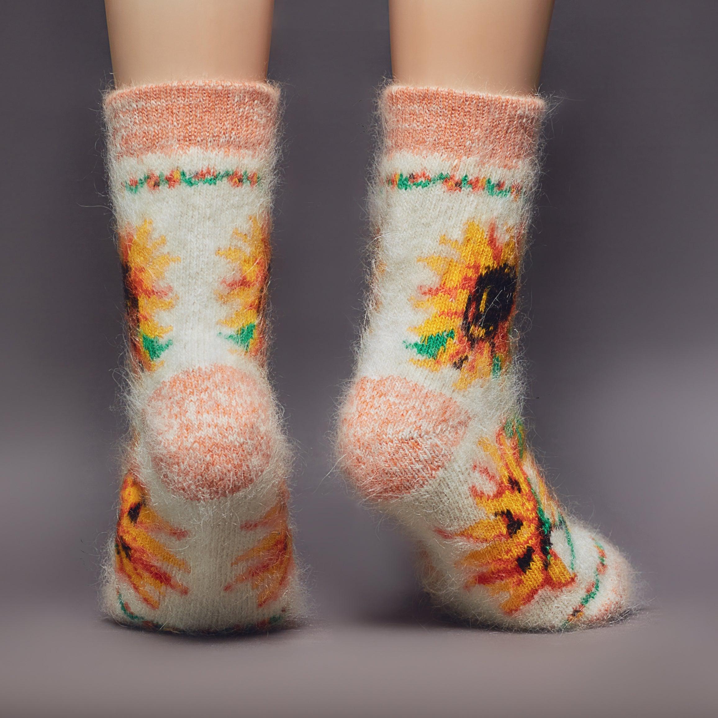 sm-image-0ca4d98f6552b475d4d35b94 Women's Winter Sunshine Thick Goat Wool Crew Socks