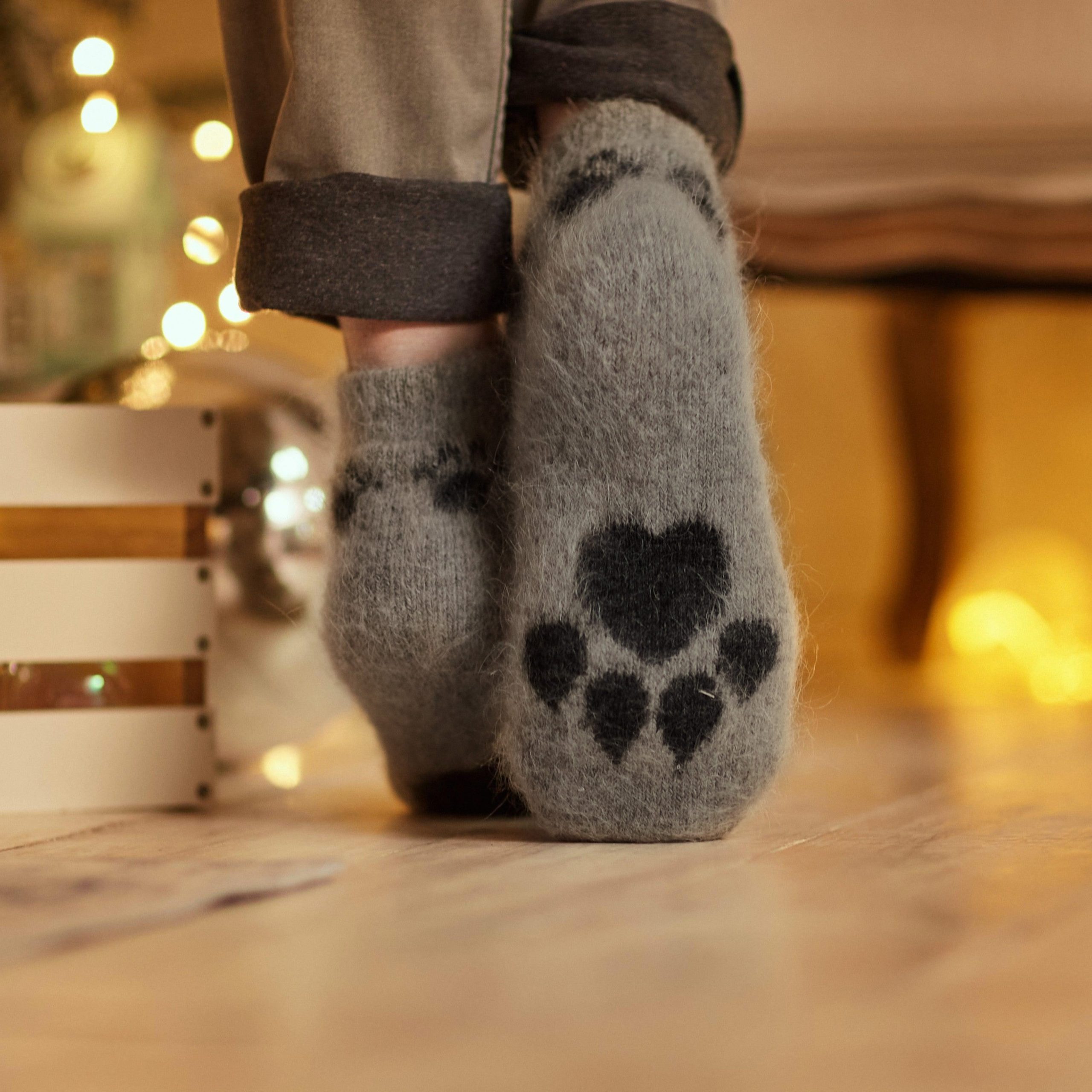 sm-image-43dbe6c73bb272983f89fcfa Unisex Lone Wolf Goat Wool Thick Low-Cut Socks