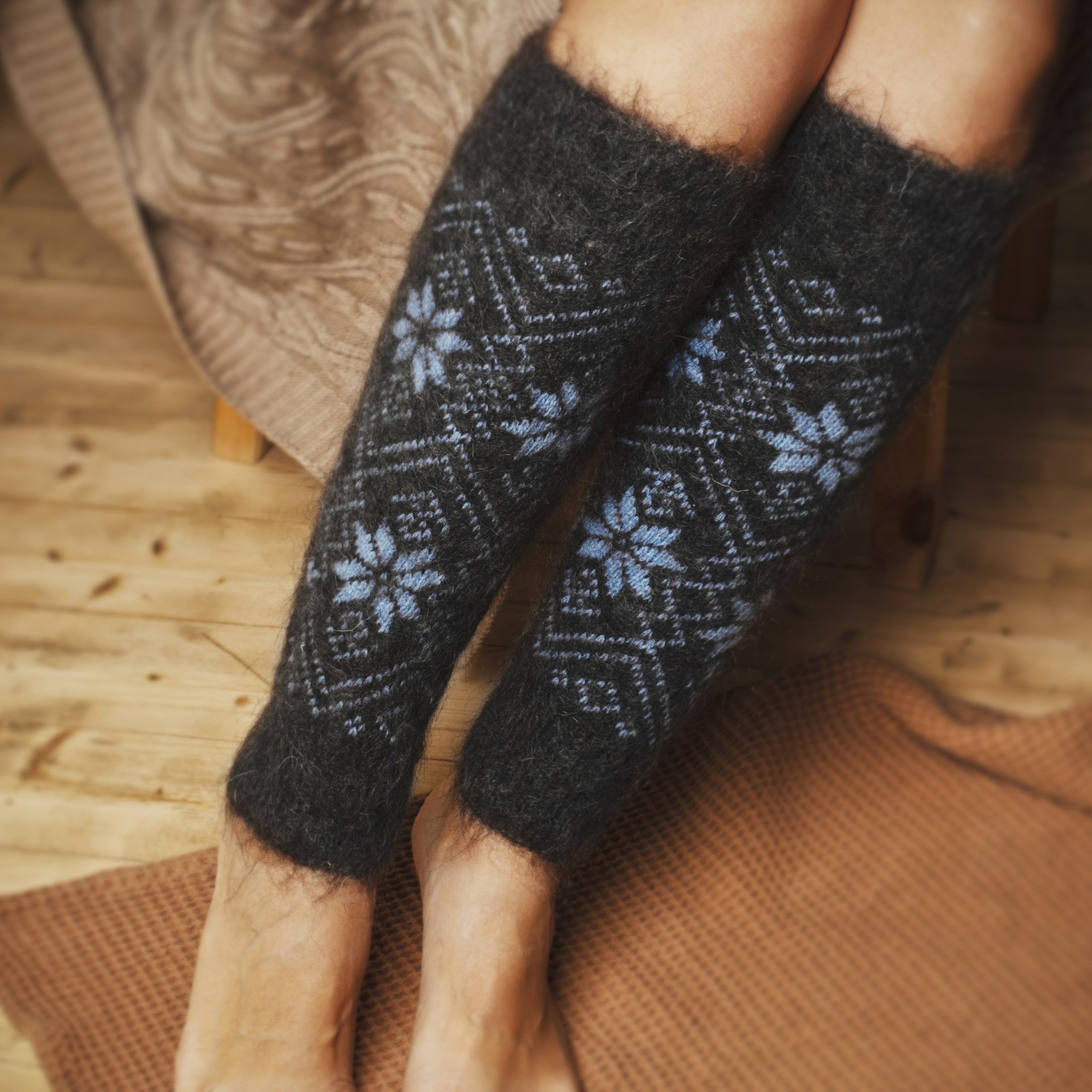 sm-image-4642ee9af7dc40d8e9337485 Women's Blizzard Breeze Goat Wool Leg Warmers