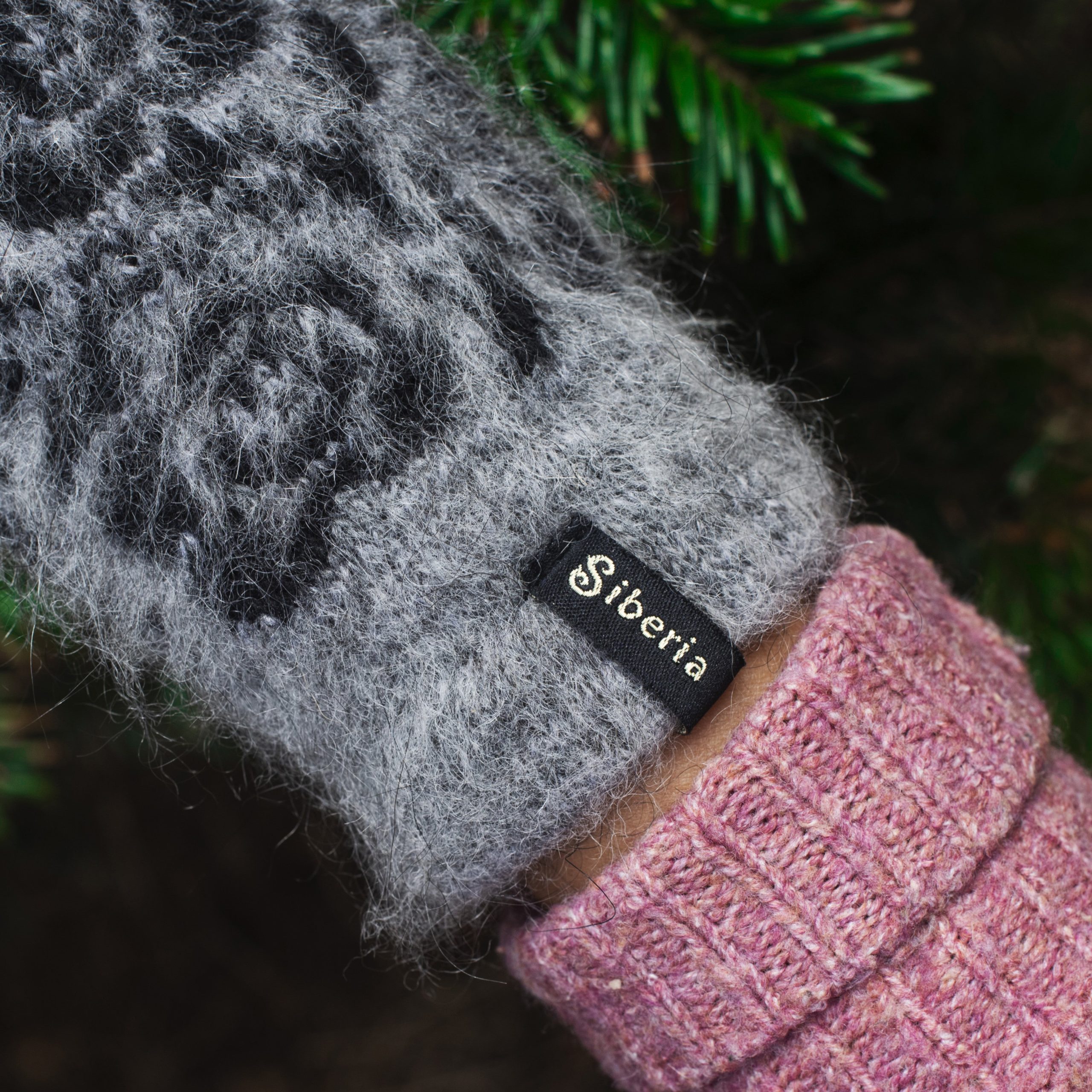 sm-image-5b7f9e17ac1d2f0d4e1b235d Women's Midnight Bloom Goat Wool Fingerless Gloves