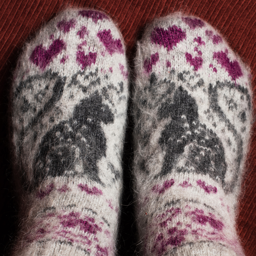sm-image-8d599bc4fa400ddc963f5e3e Women's Kittie Love Goat Wool Low-Cut Socks