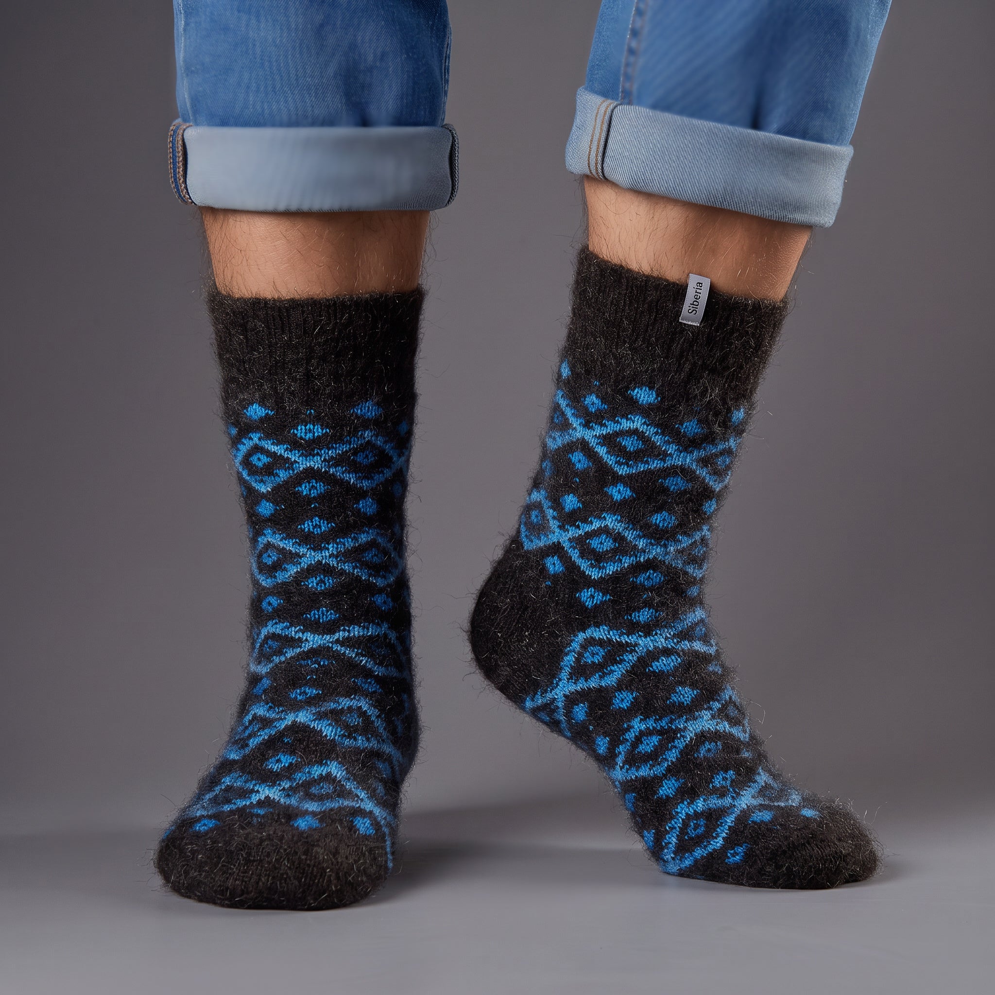 sm-image-9872dc6030e5417694f76176 Men's Black Diamond Goat Wool Crew Socks