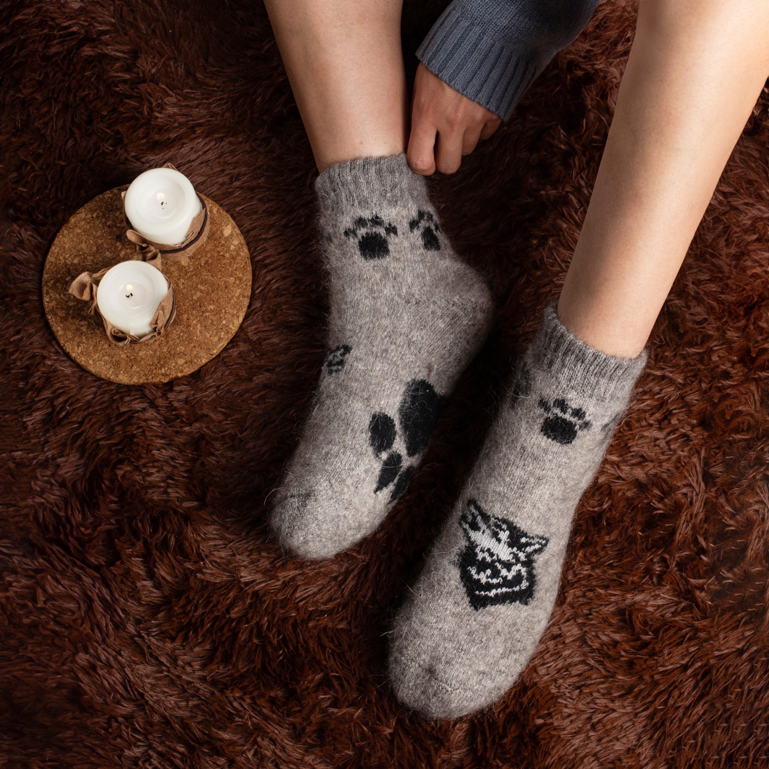 sm-image-a339f772e2d0e88db92c882e Unisex Lone Wolf Goat Wool Thick Low-Cut Socks