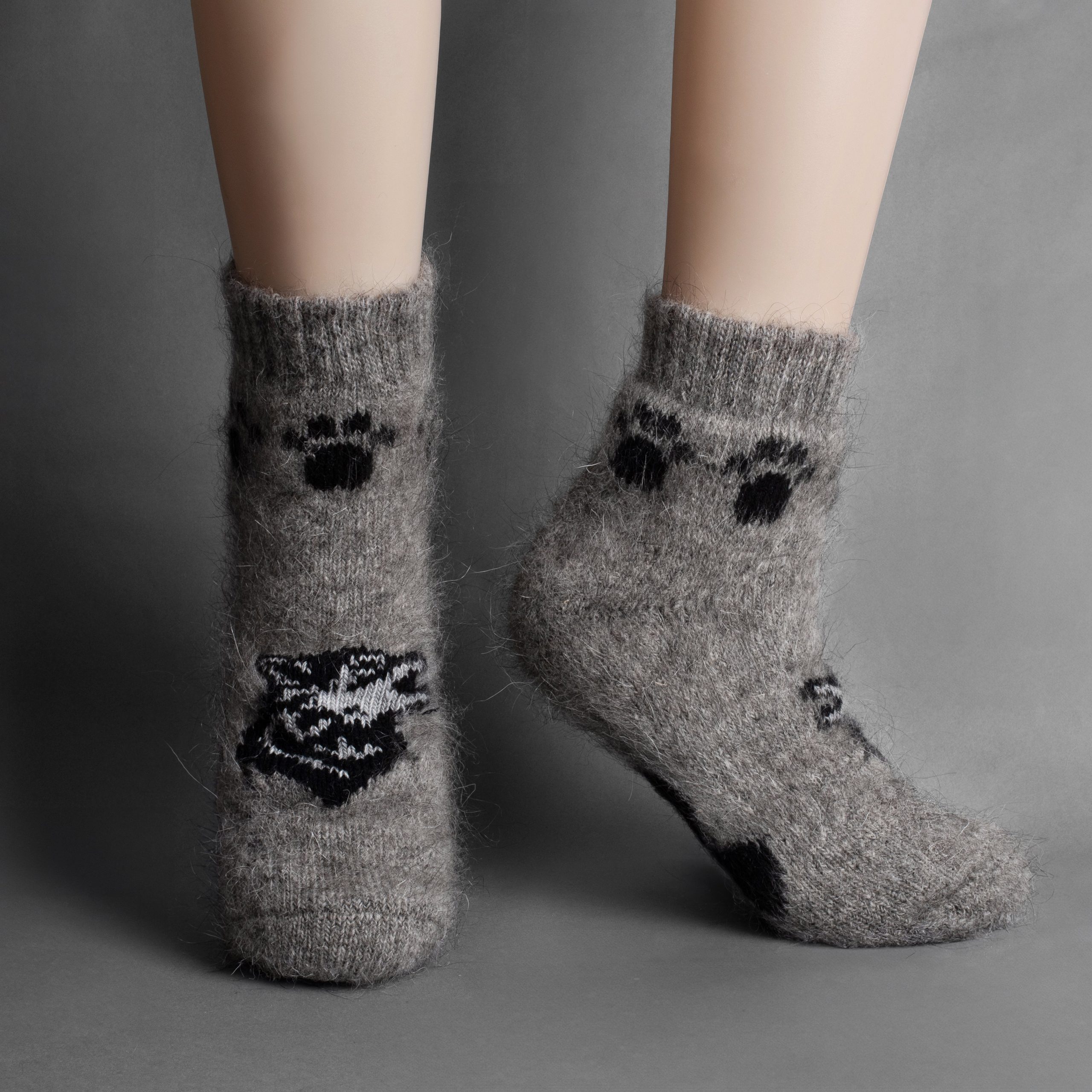 sm-image-b191714c9643e3e7576b6607 Unisex Lone Wolf Goat Wool Thick Low-Cut Socks