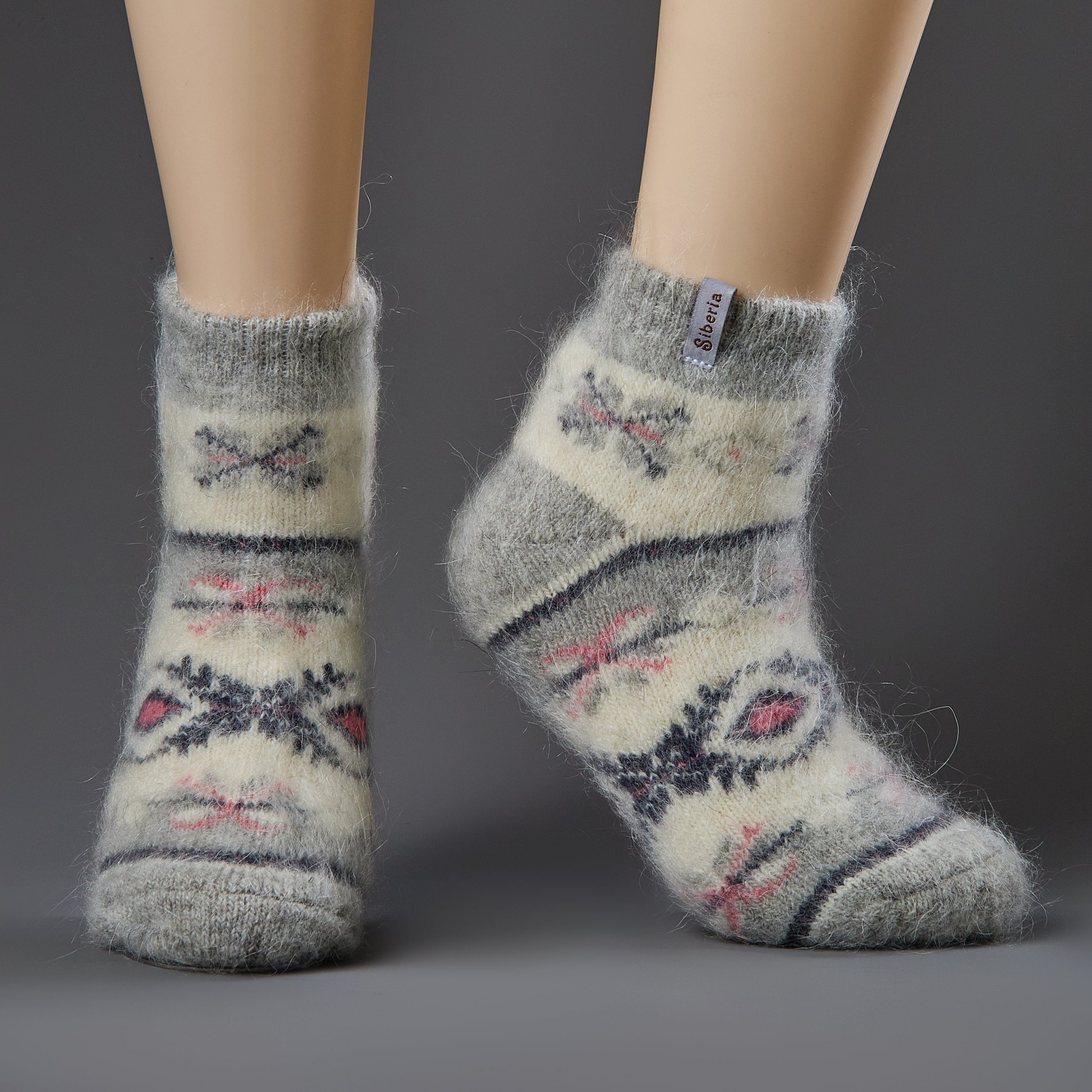 sm-image-ca2f5766aa10c19d26042e14 Women's Cozy Romance Goat Wool Low-Cut Socks
