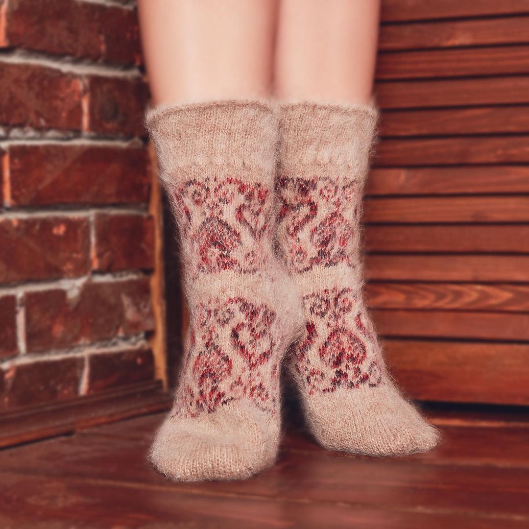 sm-image-e33b6798f9a1028a73e42e62 Women's Cozy Love Thick Non-Binding Goat Wool Crew Socks
