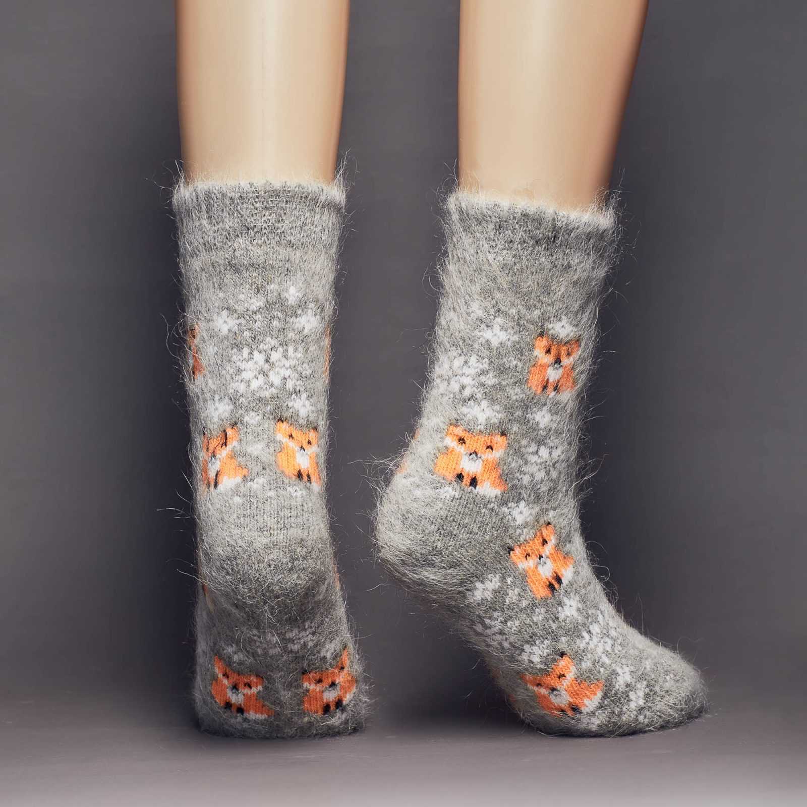 sm-image-f50c5b474a6b8a8db1c7b5c7 Unisex Frisky Foxes Goat Wool Thick Crew Socks
