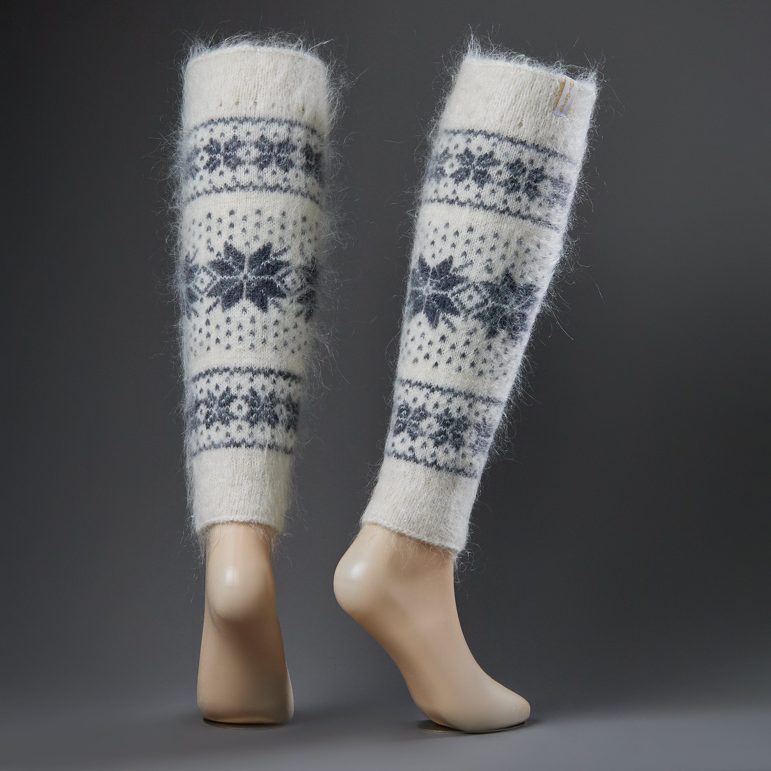 snow-star-goat-wool-gray-back.jpg