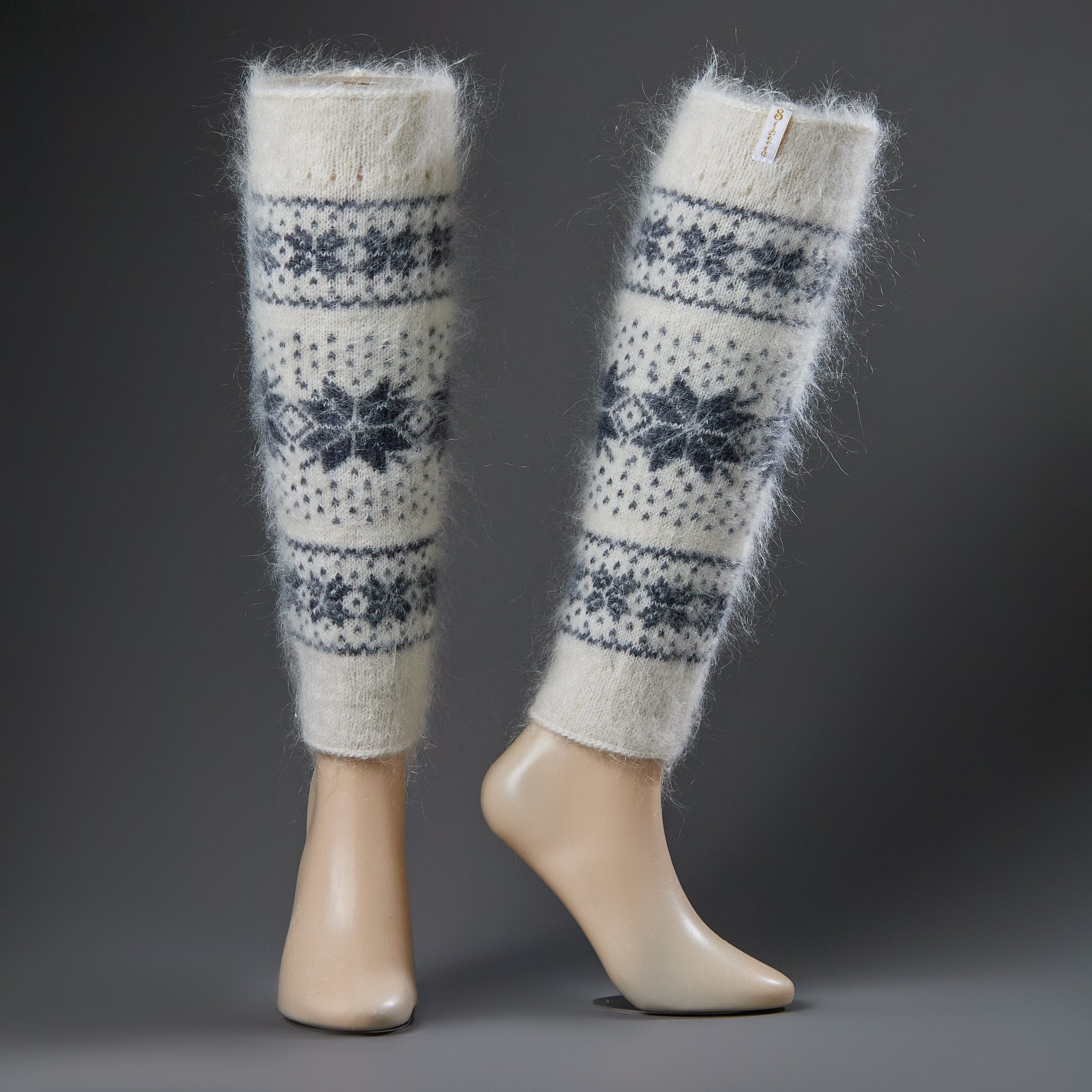 snow-star-goat-wool-gray-front.jpg